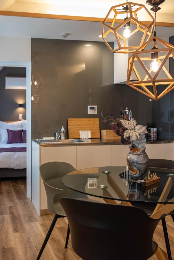 Alla Scuderia Bijou Suites Осака Екстериор снимка